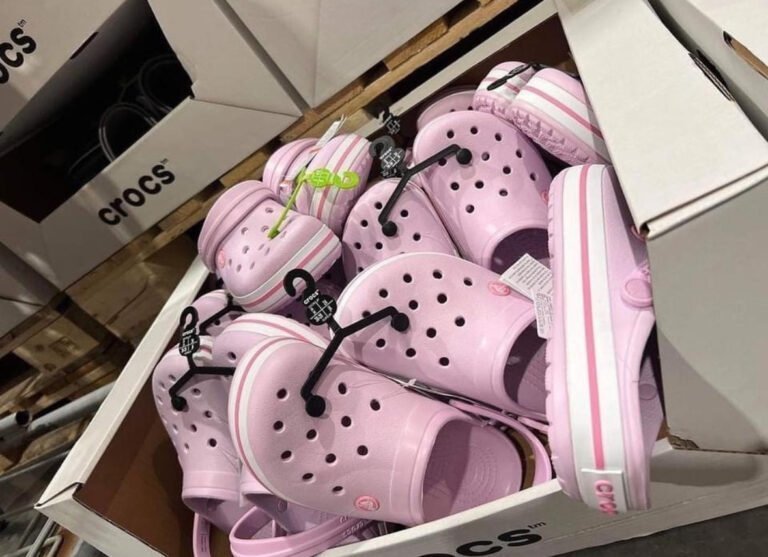 crocs-liquidation-pallets3-1.jpeg Wholesale Crocs Liquidation (100–320 Pairs) Liquidation Pallet - Image 1
